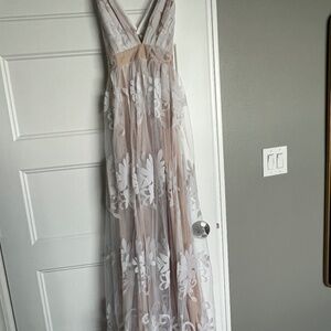 Luxxel Maxi Dress Small Nude with White Overlay